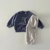 Kleinkind -Outfits Baby Boy Tracksuit niedlicher Buchstaben Print Sweatshirt und Hosen 2pcs Sportanzug Autumn Kinder Mädchen Kleidung Set 240407