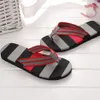 Tofflor män sommarskor blandade färger sandaler manliga tofflor inomhus eller utomhus flip flops inomhus skor hem tofflor för män
