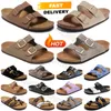 2024 Slippels Men Vrouwen Designer Sandalen Zwart Bruin Gray Glaides Nubuck Leather Clogs Mens Dames Sliders Big Buckle Strap Slipper slippers schoenen Sandaalglaasjes