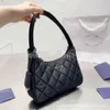 ハンドバッグデザイナーホットブランドの女性バッグの50％割引高品質の新しいナイロンアンダーアームバッグファミリーハンドル