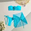 2024 Nowy trzyczęściowy strój kąpielowy Strap Bra Bra Kwiat krawat stringi seksowne plaż