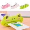 1pc Animal Easy Demory Disenser Plastic Dething Paste Tube Squeezer Utile Halledpaster Rolling Post For Home Bathroom A30731