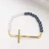 Pulsera de encanto simulado de moda de moda para mujeres que empalme perlas perlas femenino dorado color cross regalo de joyería