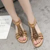 Gorące letnie sandały sandały kobiety bohemian z koralikami Diamond rzymskie płaskie buty Flip Flop Sandles Obcasy 240228