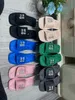 2024 Designer Slides lyxiga sandaler Kvinnor glider på svartrosa gröna mocka Rhinestone kardborrband Gai Fashion Week Party 35-42 Gratis frakt