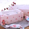 10pcs Behandlungskästen mit Fensteraufklebern Hochzeitsfeier Geschenk Pink Rose Bag Cake Food Verpackung Süßigkeiten Kekse Cupcake Pappe