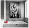 Et boire de la salle de bain Affiche Affiche en noir et blanc Toilet de toilette Sexy femme homme Toile imprimés Bar Girl Fumez