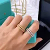 Band Rings High Quality 925 Sterling Silver T-formad True Geometric Square Full Diamond Ring Enkelt och fashionabla originalmärke smycken Party Gift J240410