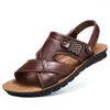 Повседневная обувь 2024 Summer Classic Men Slippers Кожаные сандалии светлые самец мягкие римские римские удобные для прогулок на открытом воздухе сандалии