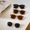 Retro małe okulary przeciwsłoneczne męskie i damskie modne modne vintage kwadratowe ramy prostokąta UV Ochrona 240326