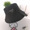 NUEVA VERSIÓN COREANA Sombrero de pescador, pegatina de triángulo de letras, protección de mujeres, sombrero de cuenca de moda para hombres
