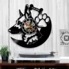 Raza de perros Pastor alemán Arte de perro Decoración de la pared Caballamiento Personalizar el nombre del perro Registro de la pared Relojes modernos para el amante de las mascotas