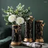 Vasen Keramik Vase Ornamente Esstisch Wohnzimmer Blume Arrangement Veranda TV -Schrank Dekorative leichte Luxusflasche