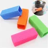 2023 Novo Silicone Hollow Rubber Dog Hair Brush Cars Móveis Roupa de roupas de tapete para cães Cats Pet Supplies