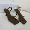 Sandals 20244women's Slippers Простые одиночные пляжные женские женские женские туфли женщины