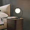 Nordisk art deco gyllene kroppsbord lampa metall basplatta modern minimalistisk frostad glas led skrivbordslampa för studie/säng rum