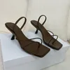 Sandals 20244women's Slippers Простые одиночные пляжные женские женские женские туфли женщины