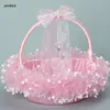 Cesto da ragazza di fiori con manico a manico di cestini di stotina con decorazioni per il cuore trasparente in pizzo rosa bianco per la cerimonia di nozze