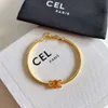 Дизайнерский дизайнер браслетов Cel Bracelets для женщин заклинает золотые браслеты.