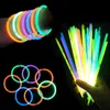 Jouet rave LED 10 pcs Glow Sticks Colorful Light Stick Party Party Fluorescent Collier Bracelet Événement néon Mariage Concert Halloween Decoration 240410