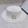 Letter Stijl Flat Top Straw Hat Zomer Zon Bescherming Hoeden Adembuitend Buiten Sunshade Hat Modieuze UV -bescherming Beach Hoeden