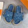 Kappy Designer Slajdes Sandały Platforme Klasyczne marka Summer Beach Outdoor Scuffs Bufy Casual Buty Jazanem wytłaczane miękkie płaskie buty śliskie 35-45 Jakość