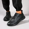 Sapatos casuais primavera outono de outono masculino tênis respirável designer couro tenis masculino jovens que executam plataforma confortável zapatos hombre