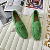 Designer casual skor lp platt mocka loafers sommar kvinnor charm dekorerade vandringskor aprikos läderskor slip-on bekväm mångsidig platt skor