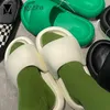 Unisex superleichter Brot Fettschuhe Frau Plattform Bubble Slipper Schaumfliplops Damen Clog Sandals Objektträger nach Hause Badezimmer Schuh