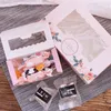 10pcs Behandlungskästen mit Fensteraufklebern Hochzeitsfeier Geschenk Pink Rose Bag Cake Food Verpackung Süßigkeiten Kekse Cupcake Pappe