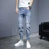 Inverno nuovi jeans angosciati maschili gusgings slim fit 2023 Nuova versione coreana Trendy Versatile maschile versatili pantaloni ritagliati