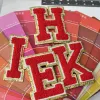 1 pk rode Engelse letterstickers Chenille iron-on patches voor kleding gepersonaliseerd Sew Craft diy zakje decor
