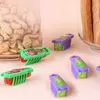 1pc Nuovo divertente interattivo colorato colorato di insetti robot gatti giocattoli mouse worm gioca con le forniture per animali domestici di gatto
