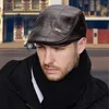 Ballkappen Männer Mode Retro PU Leder Beret Hüte Herbst Winter warmer Hut mittleren Alters Visor flacher Peak-Capable