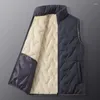 メンズジャケット冬のソリッドカラーシンプルなパッド入りの肥厚したノースリーブの暖かいベストスタンドアップカラー風チューブファッションカジュアルダウンジャケット2024