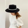 Womens Pearl Chain Fedora High Fashion with Pins Bump Cap Black White Autumen Winter Ladies Fedoras Wide Brim Girl Hat 240401