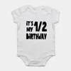 Один половина дня рождения младенцы боди, ребенок, 1/2 половина дня рождения, припечаток с днем рождения, комбинезон, наряды для комбинезон