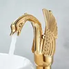 Schwanenform Goldenbasin Waschbecken Wasserhahn Badezimmer Arbeitsplatte Centerset Basin Mixer Tap Chrom Eingriff Swan kaltes heißes Wasserhahn Wasserhahn