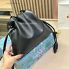 Bolsas de couro de couro cruzado feminino Lucky Tote Loeew Bucket 2024 Cloud Fashion Flamenco Mini Pillow Bag Totes Flamenco V28V