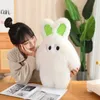 Poux en peluche jouet en peluche de lapin de radis mignon et moelleux rempli d'animaux en peluche de dessin animé lapin kawaii gèle d'oreiller anniversaire cadeau j240410