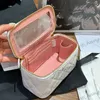 24C Luxus Doppelgoldbällchen Eitelkeitsbox -Umhängetaschen mit spiegelverstellbarem Kettenkreuzkörper Handtaschen Diamantgitter gestepptes Make -up Kosmetikkoffer 18 cm