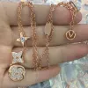 Designer Fashion Women Flower Diamond Pendant Necklace Classic Luxury Charm Necklaces 18k Gold Titanium Steel Jewelry