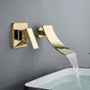 SafliHcar Matte zwart/chromen badkamer kraan muur gemonteerde watervalbassin kranen wasbekken tikken tikkende koude water mixer tap