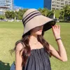 UPF50 높은 태양 보호 비닐 대형 챙울 스트라이프 중공 모자 여성 야외 UV 접이식 240410