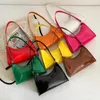 Umhängetaschen Tasche PU Leder Lady Elegante Geldbörse modische modische Farbe tragbare exquisite ungezwungenes einfaches helles Gesicht für Wochenendreisen