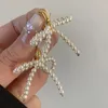 フープイヤリングスタイリッシュレディースボウノットエレガントな模倣真珠の耳飾り264E