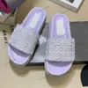 Lettere in oro 2C da donna Slifori con fibbia Muli Tweed Slides a pasta piena intrecciata sandali a c sandali in maglia piscina piscina flip flip fluviali a forma piatta a forma piatta scarpe