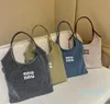 Sac à forfait cross-body de designer pour sacs de bacs polyvalentes pour femmes sac à un sous-bras de grande capacité sac de banlieue