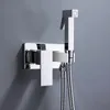 Mélangeur de salle de bain mural Bidet Robinet en laiton carré douche Sparyer Bidets Taps de toilette