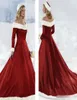 Winter trouwjurken Vintage Off Shoulder Borduursels Lange mouwen Rode bruidsjurken Court Train Fall Winter Christmas Wedding D7296854